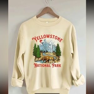 NWT Yellowstone National Park Sweatshirt